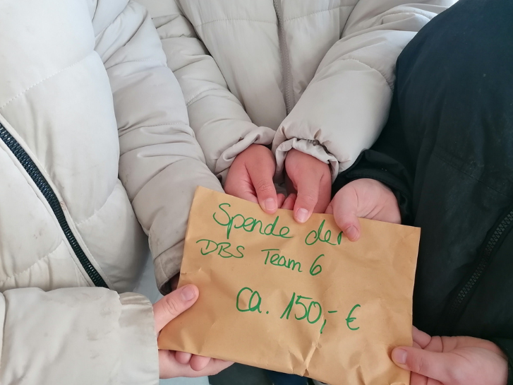 Team 6 der Friedrich-Bonhoeffer-Schule unterstützt die Tafel in Rimbach