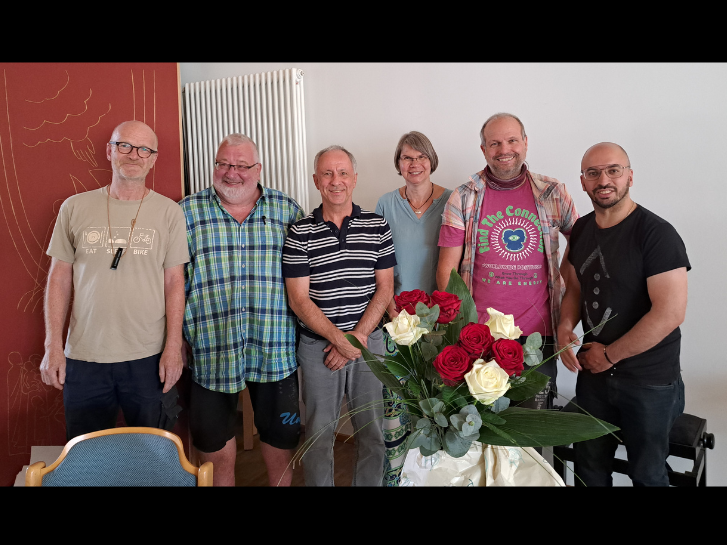 ein Gruppenfoto, bestehend aus 6 Personen, 5 Männer und eine Frau, zeigt die neue Mitarbeitendenvertretung.