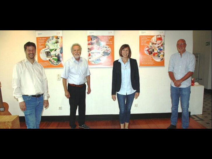 Was macht Tafelarbeit aus? Tobias Lauer, Karl Hans Geil, Ute Weber-Schäfer und Christian Rupp (v. l.) stellen die Plakataktion vor.