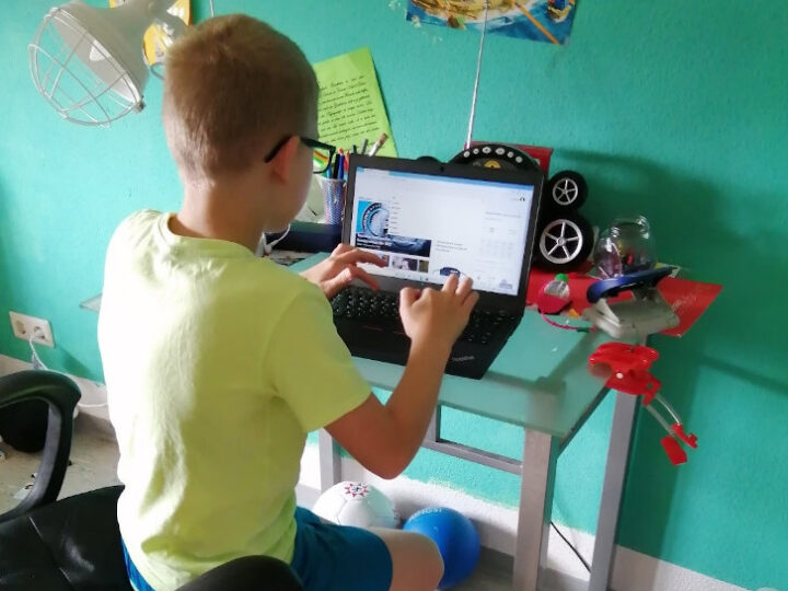 Ohne Laptop kein Homeschooling. Foto: DWB