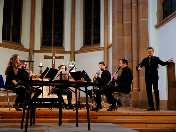 Roman Knižka (rechts) und das Bläserquintett Opus 45