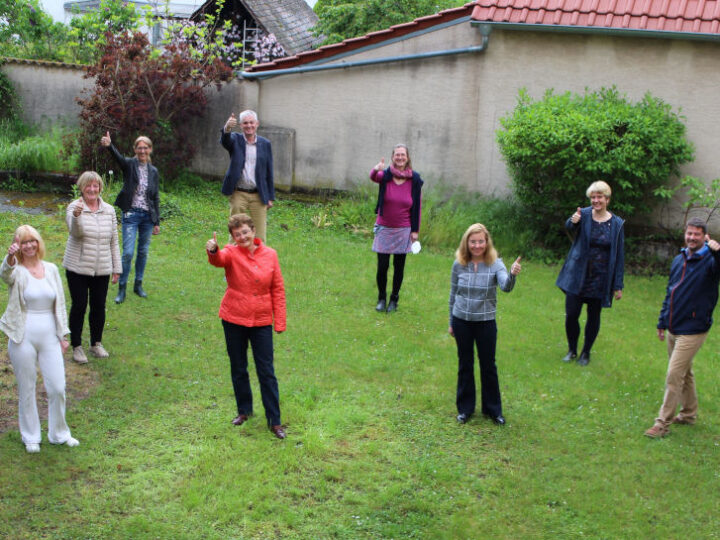 Beraterinnen & Leitungen der Seniorenberatung (von links): Alexandra Mandler-Pohen, Silvia Rhiem, Susanne Hagen, Regina Eichler-Walter, Martin Fraune (Leiter Caritaszentrum Heppenheim), Nadesha Garms, Beate Weidner-Werle, Kerstin Biehal, Tobias Lauer (Leiter des Diakonischen Werks Bergstraße).