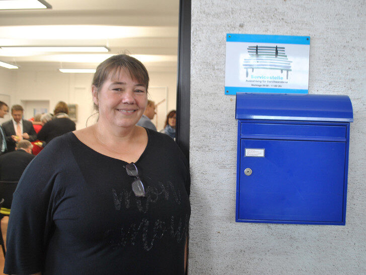 Seit zehn Jahren ist Petra Mauer das Herz und das Gesicht der Servicestelle Lampertheim. Foto: Benjamin Kloos